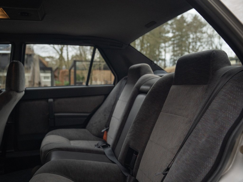 1989 Alfa Romeo 75 - 3.0 V6 America, foto 9