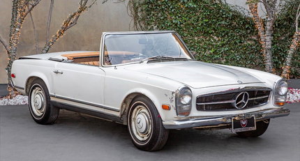 1968 Mercedes-Benz SL Pagode - with 2 Tops