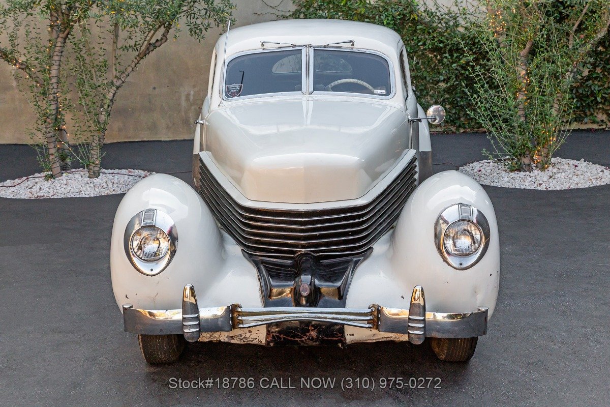 1937 Cord 812 - Beverly Sedan, foto 2