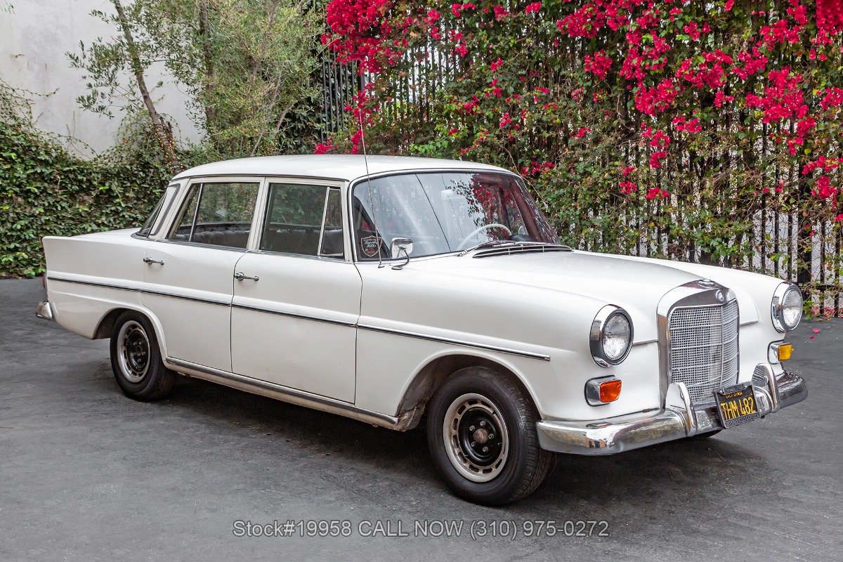 1966 Mercedes-Benz S-Class Heckflosse, foto 3