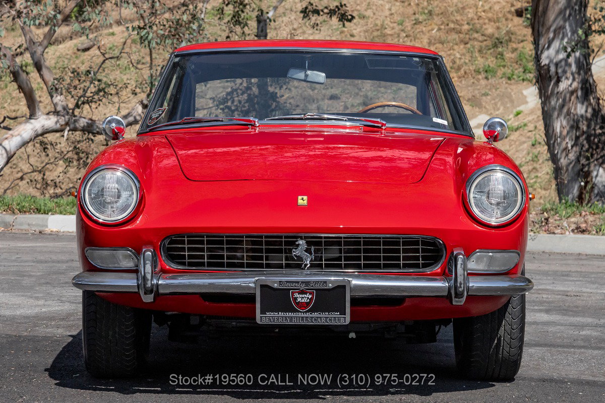 1966 Ferrari 330 - GT 2+2 Series II 5-Speed, foto 3
