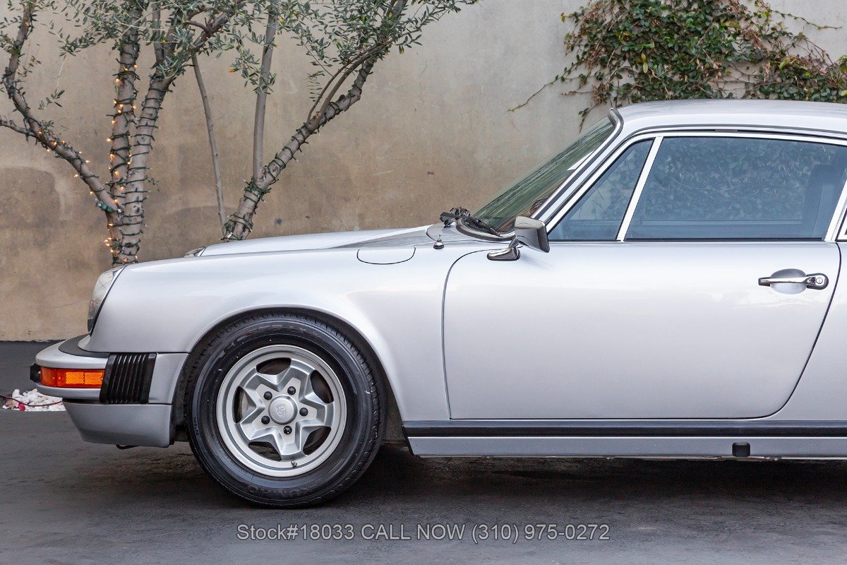 1975 Porsche 911 "G" - Sunroof Delete Coupe Silver Anniversary Edition, foto 12
