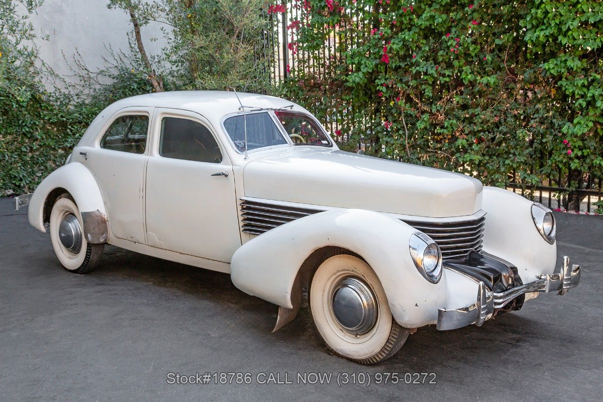 1937 Cord 812 - Beverly Sedan, foto 3