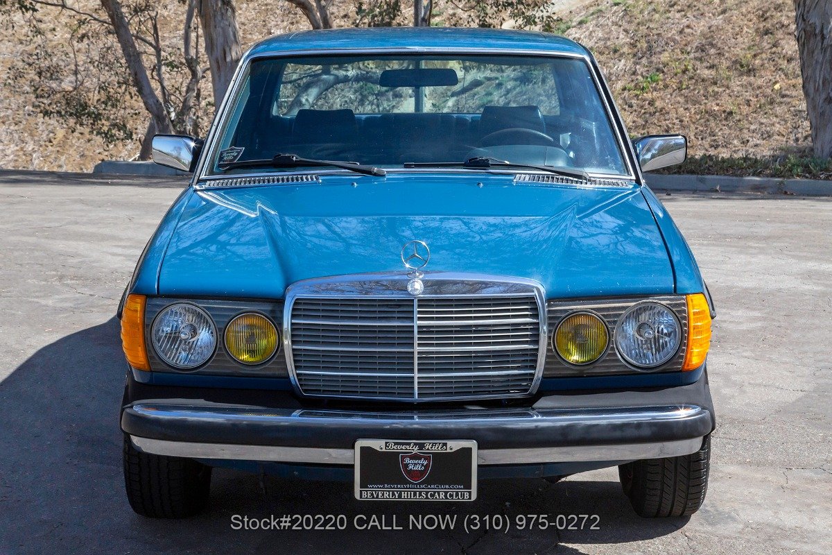 1982 Mercedes-Benz E-Class - Turbodiesel Sedan, foto 2
