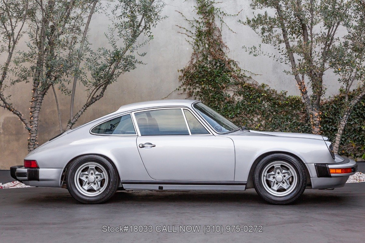 1975 Porsche 911 "G" - Sunroof Delete Coupe Silver Anniversary Edition, foto 4