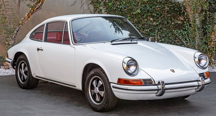 1969 Porsche 911 a97e40becd90ec9fbe1502ae89874520.jpeg