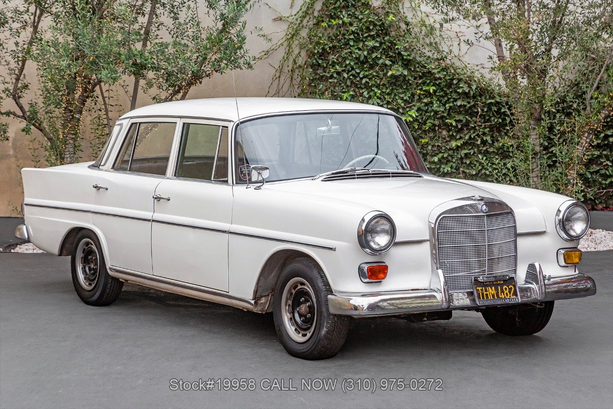 1966 Mercedes-Benz S-Class Heckflosse, foto 1