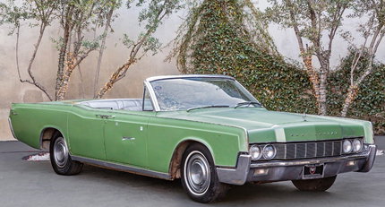 1967 Lincoln Continental - Convertible