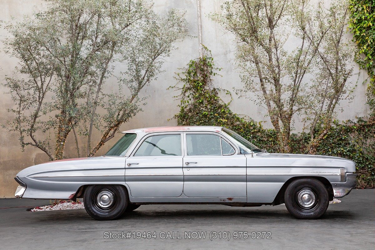 1961 Oldsmobile 88 - Celebrity Sedan, foto 4