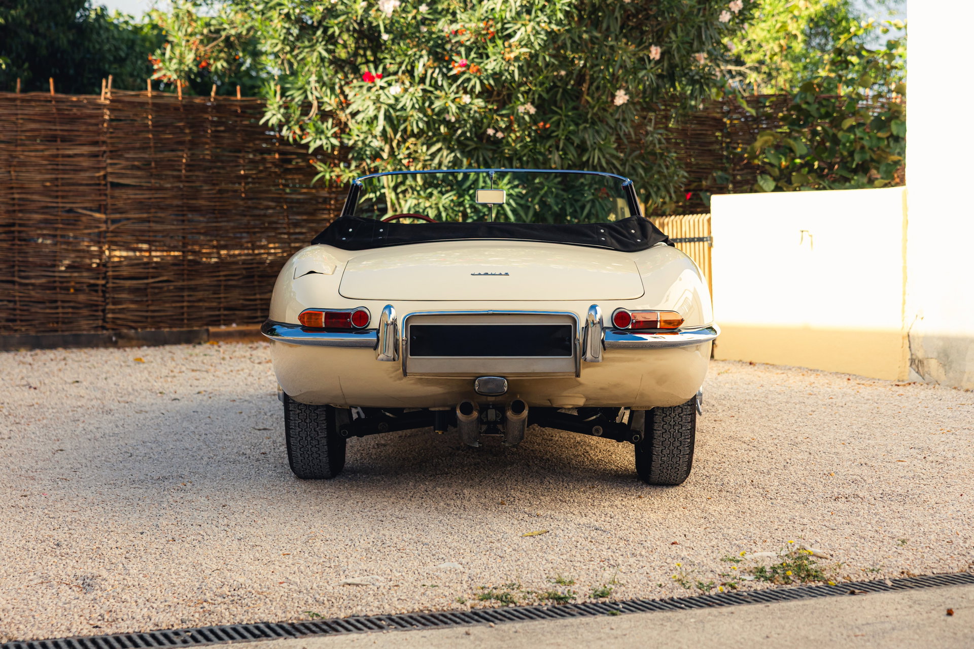 1961 Jaguar E-Type SI - 3.8 Roadster Outside Bonnet Lock, foto 6