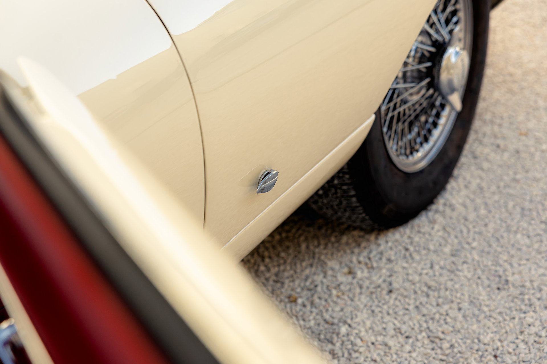 1961 Jaguar E-Type SI - 3.8 Roadster Outside Bonnet Lock, foto 9