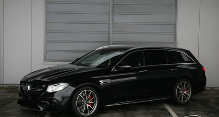 2018 Mercedes-Benz E-Class - E 63 AMG S 4Matic 9G-Tronic AKRAPOVIC a8d242cda7add2b3f01c63e7c7539bc1.jpeg