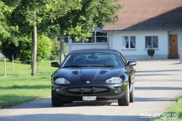 2000 Jaguar XKR - XKR S/C Convertible, foto 2