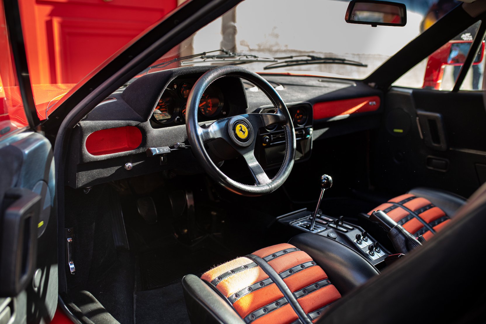 1985 Ferrari 288 GTO - exceptional condition & original service files, foto 6