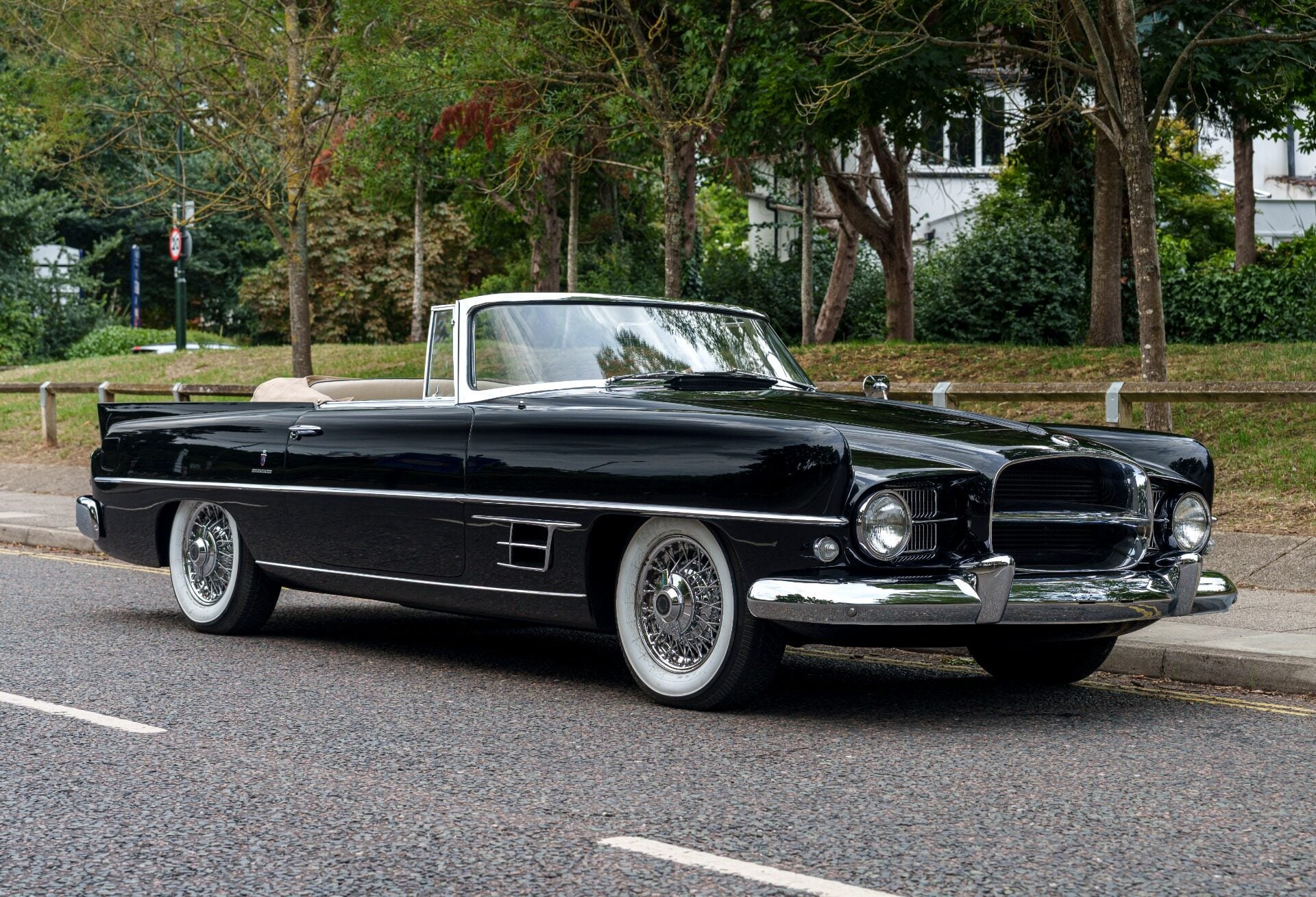 1957 Dual-Ghia Convertible, foto 2