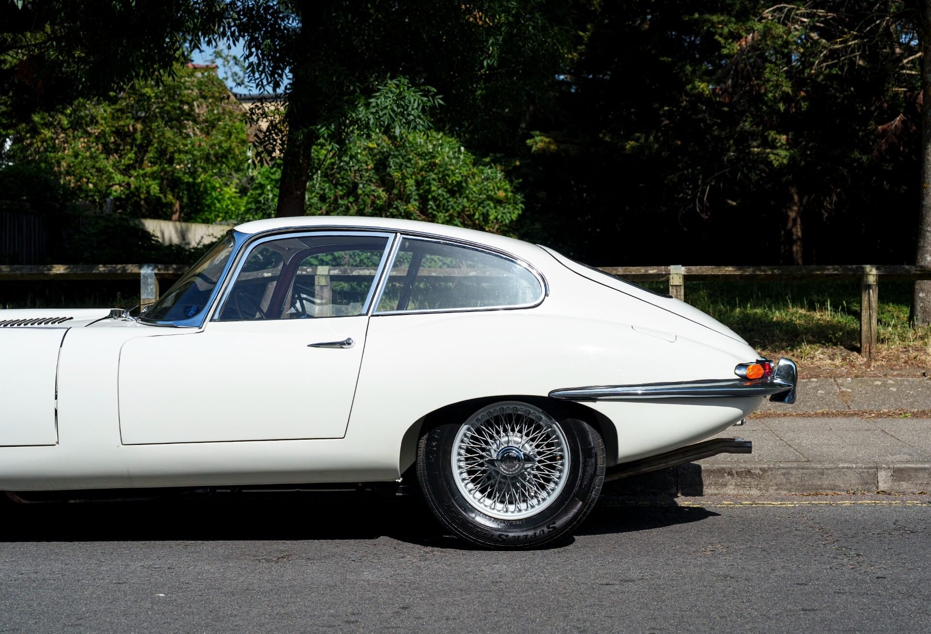 1961 Jaguar E-Type SI - 3.8 Litre Flat Floor FHC Chassis Number 52, foto 9