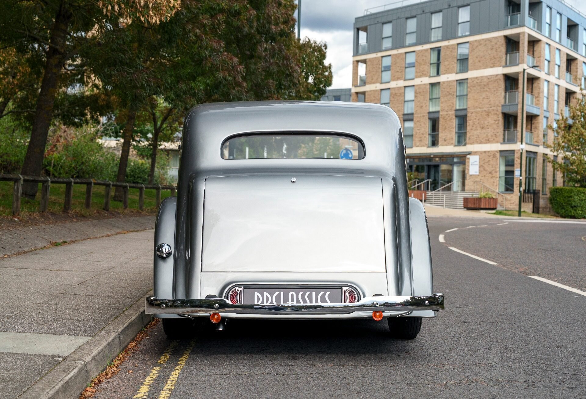 1937 Alvis 4.3-litre - SA 'Pillarless' Saloon by Vanden Plas, foto 6