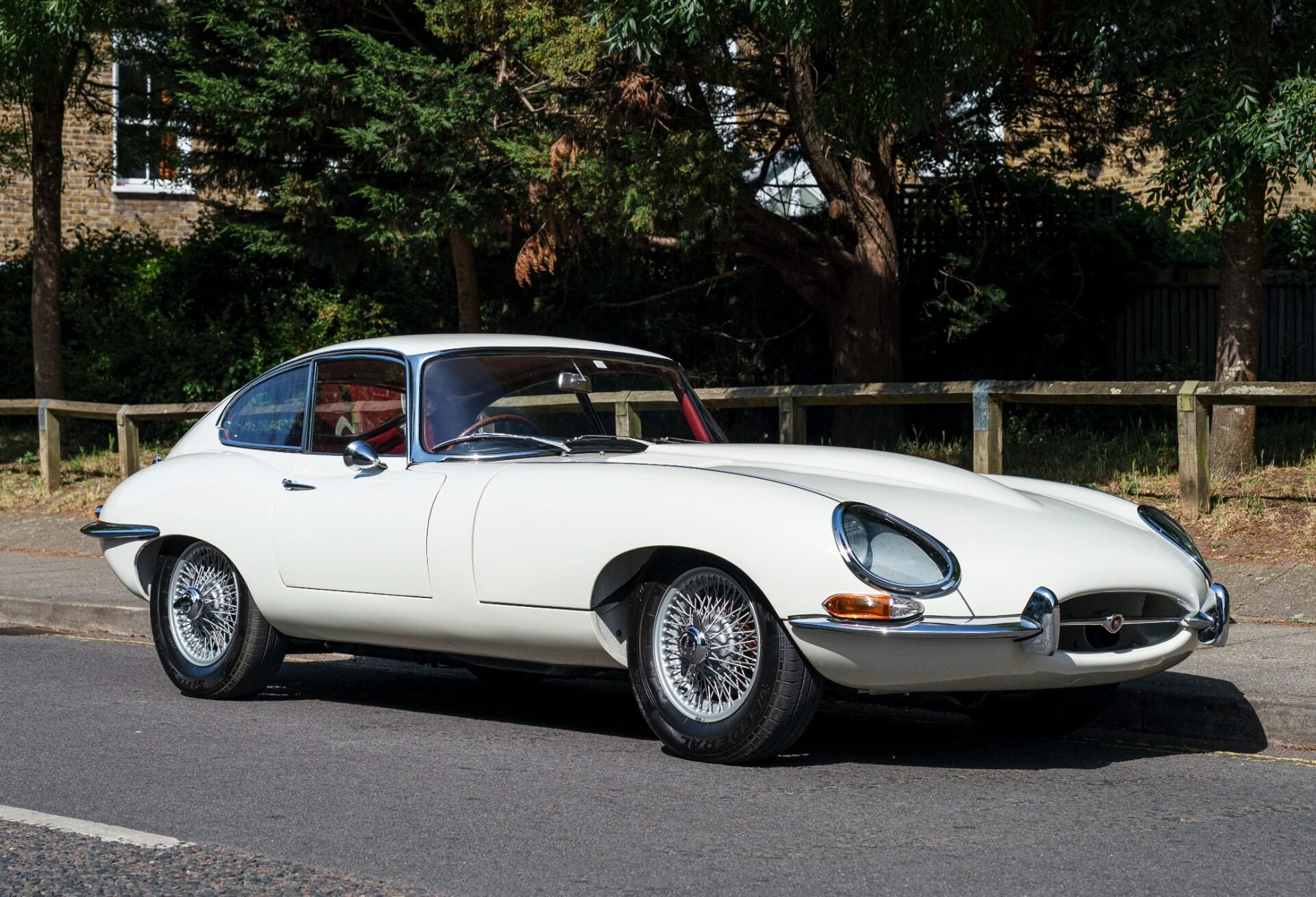 1961 Jaguar E-Type SI - 3.8 Litre Flat Floor FHC Chassis Number 52, foto 2