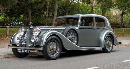 1937 Alvis 4.3-litre - SA 'Pillarless' Saloon by Vanden Plas