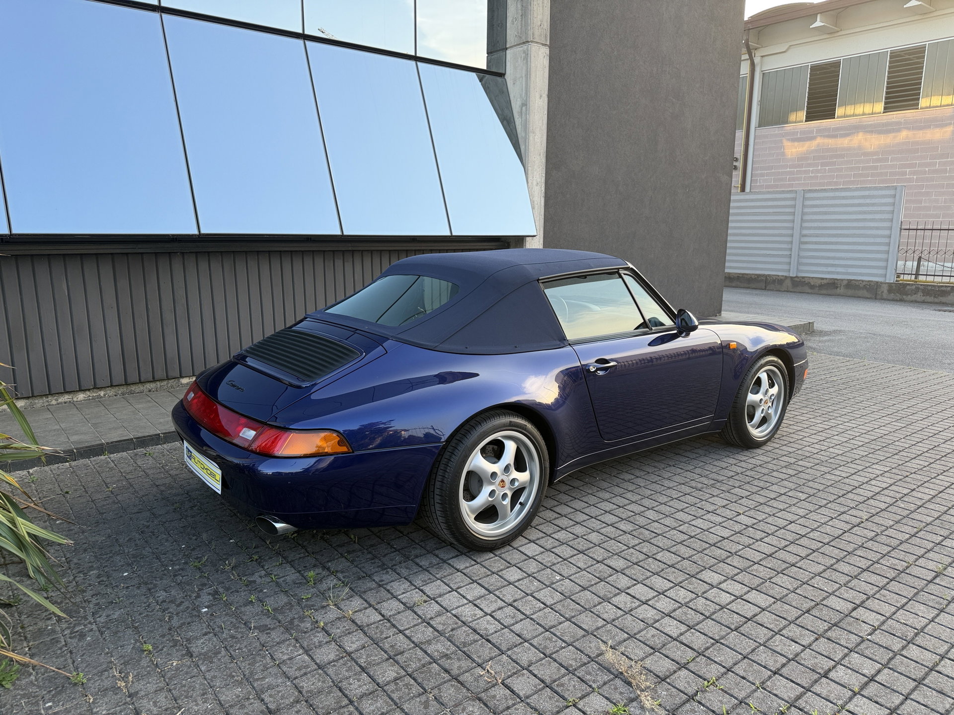 1995 Porsche 911 / 993 Carrera - Carrera 2 Cabrio * 3.577 KM FROM NEW * MANUAL *, foto 6