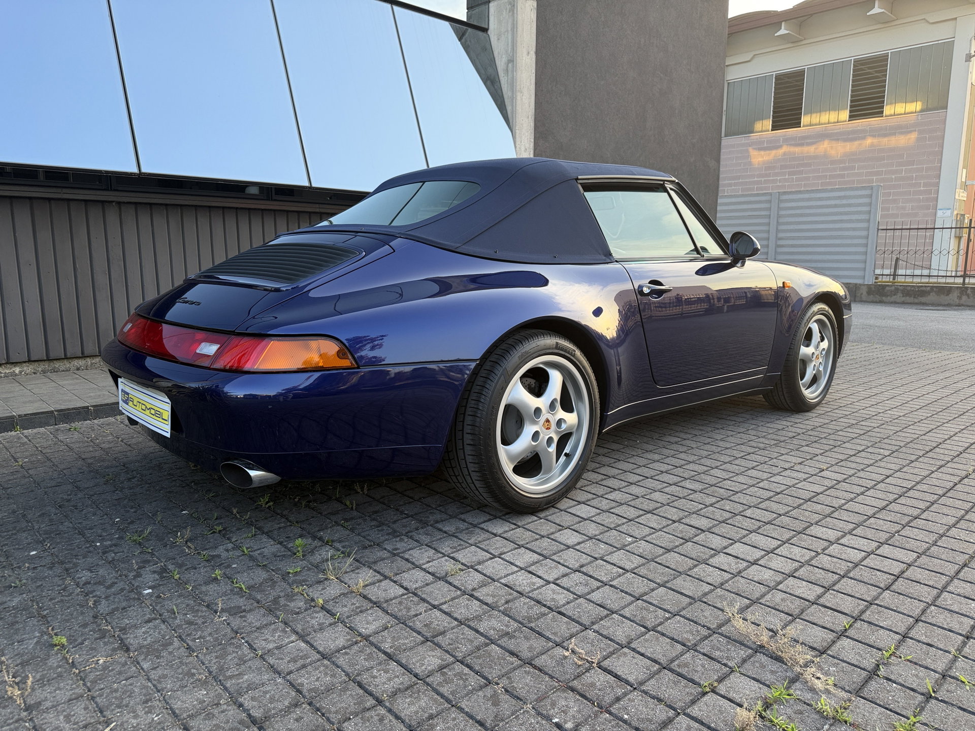 1995 Porsche 911 / 993 Carrera - Carrera 2 Cabrio * 3.577 KM FROM NEW * MANUAL *, foto 7