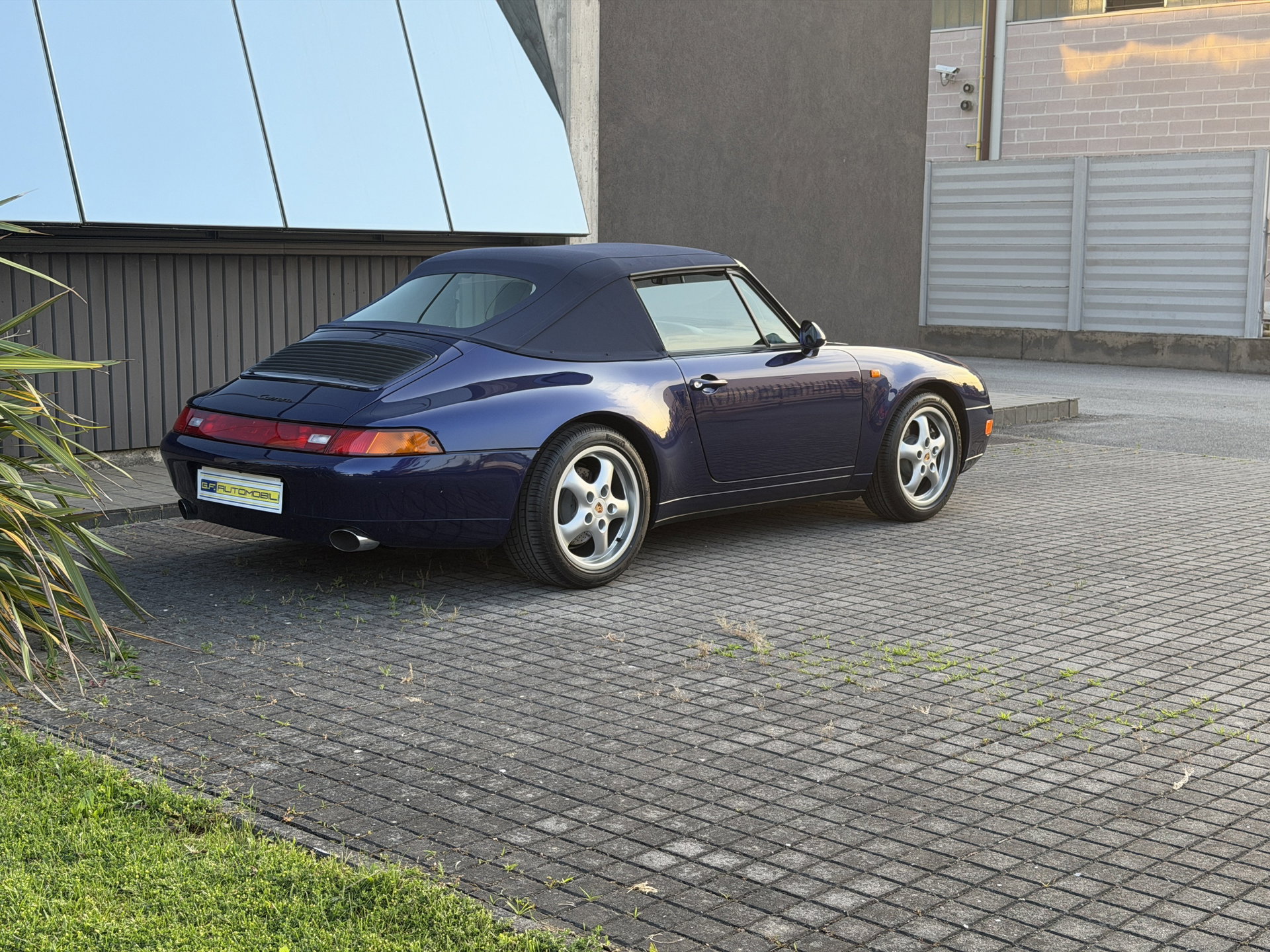 1995 Porsche 911 / 993 Carrera - Carrera 2 Cabrio * 3.577 KM FROM NEW * MANUAL *, foto 8