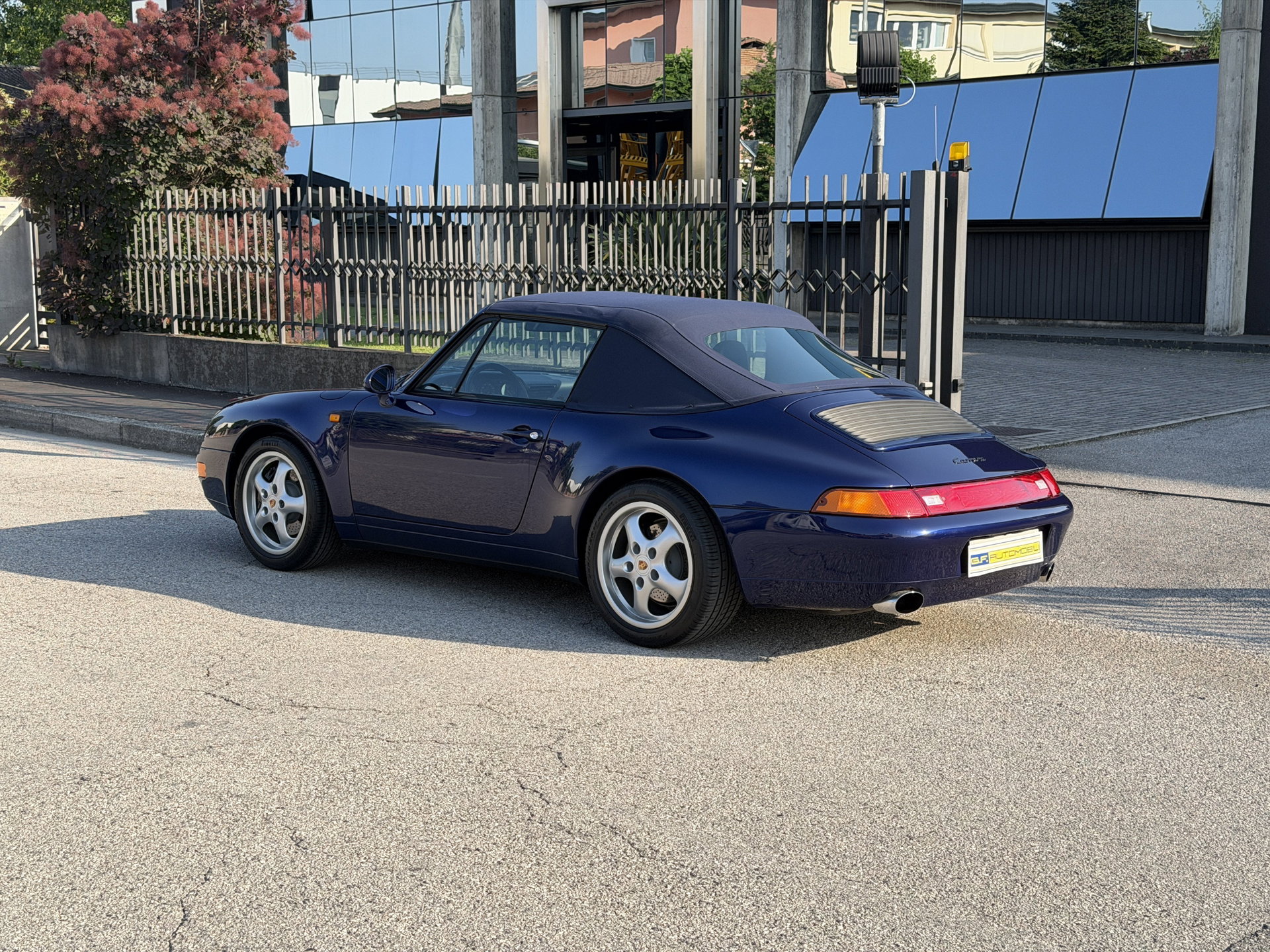 1995 Porsche 911 / 993 Carrera - Carrera 2 Cabrio * 3.577 KM FROM NEW * MANUAL *, foto 11