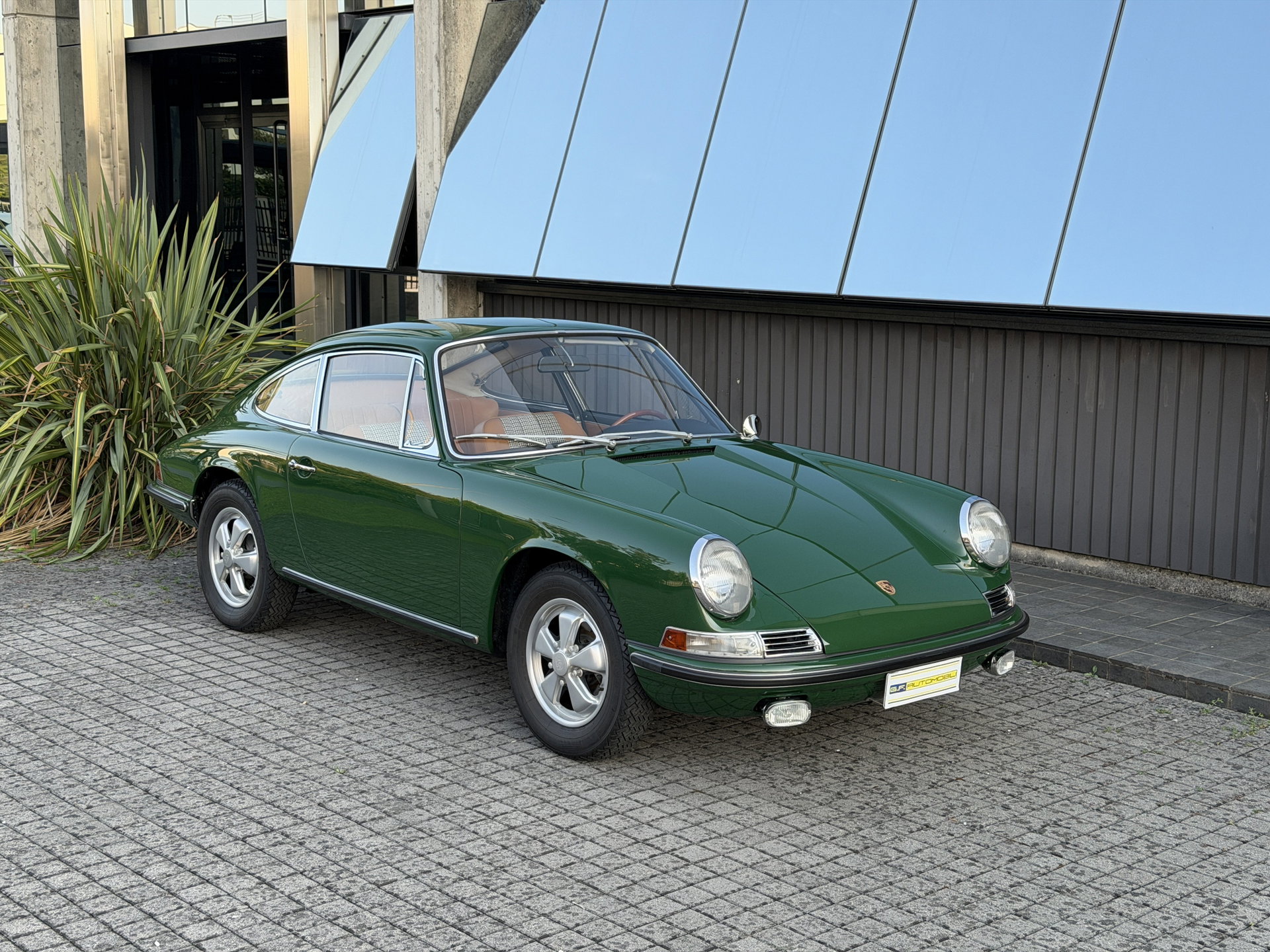 1966 Porsche 911 - 2.0 S SWB * MATCHING NUMBERS & COLORS * TOTALLY RESTORED *, foto 1