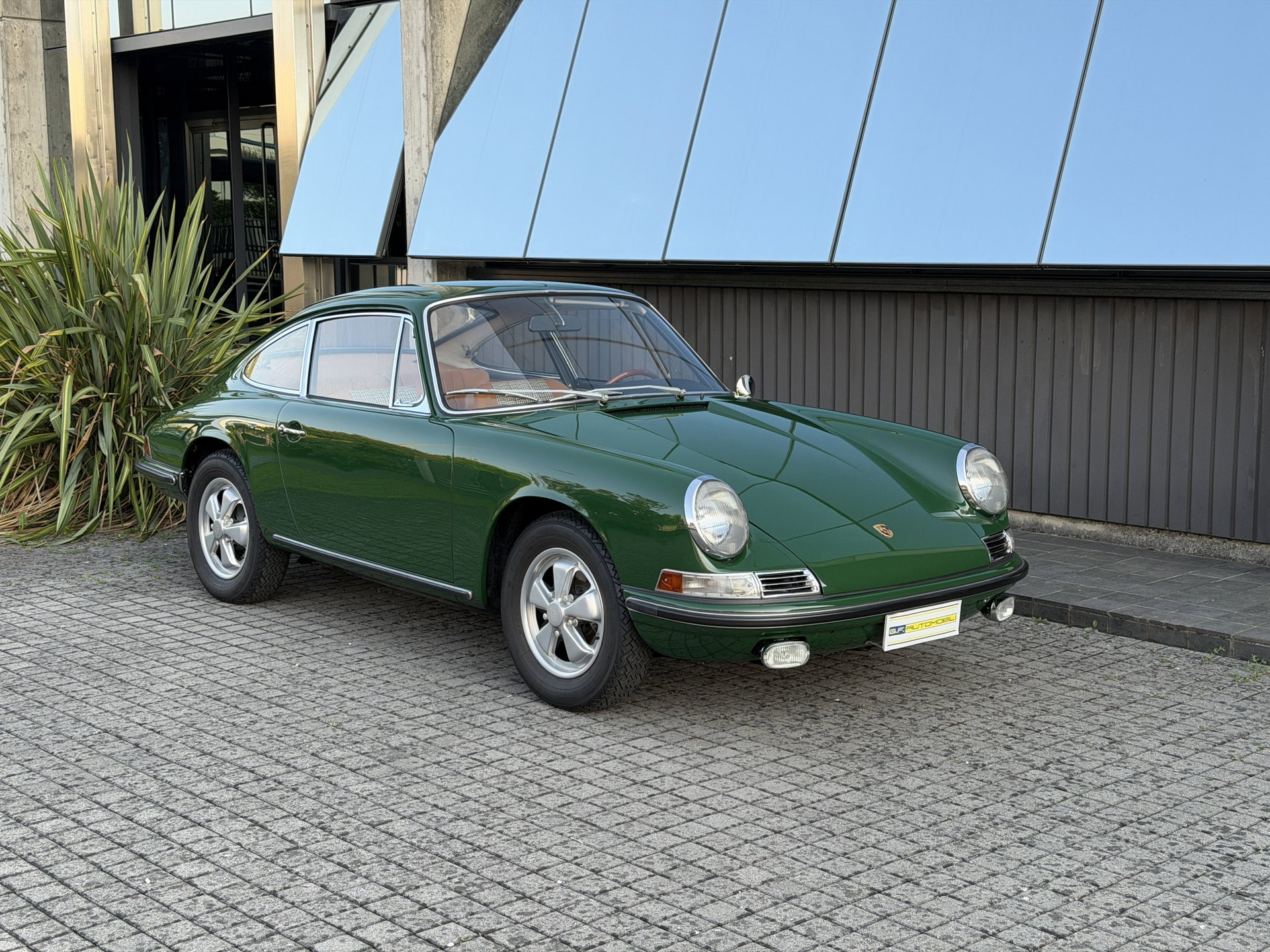 1966 Porsche 911 - 2.0 S SWB * MATCHING NUMBERS & COLORS * TOTALLY RESTORED *, foto 2