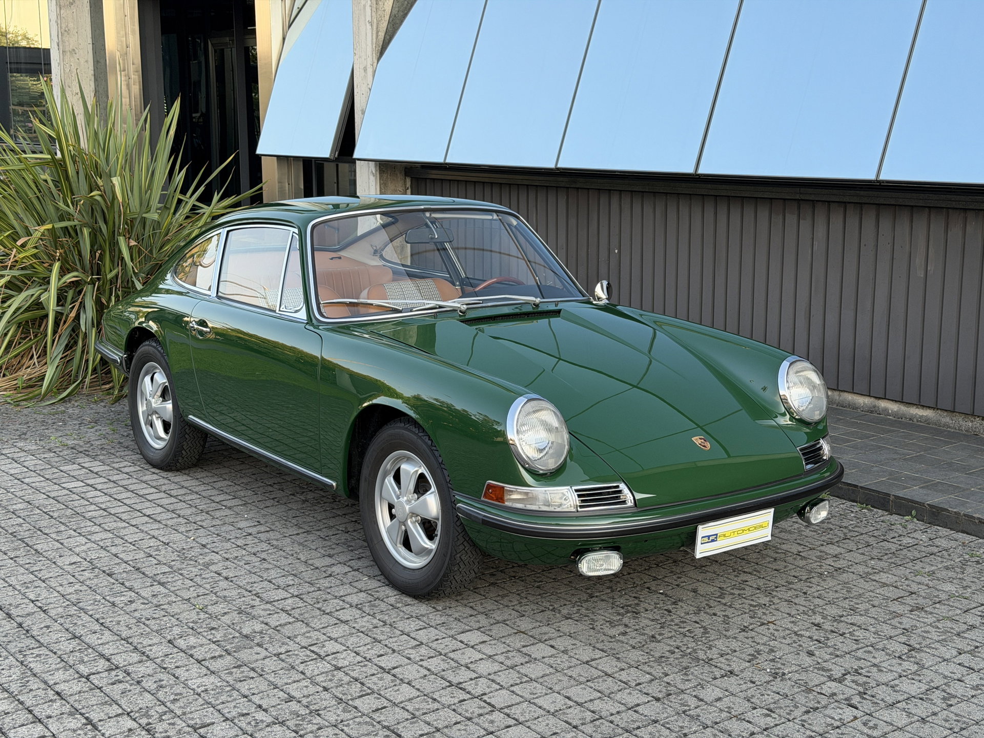 1966 Porsche 911 - 2.0 S SWB * MATCHING NUMBERS & COLORS * TOTALLY RESTORED *, foto 3