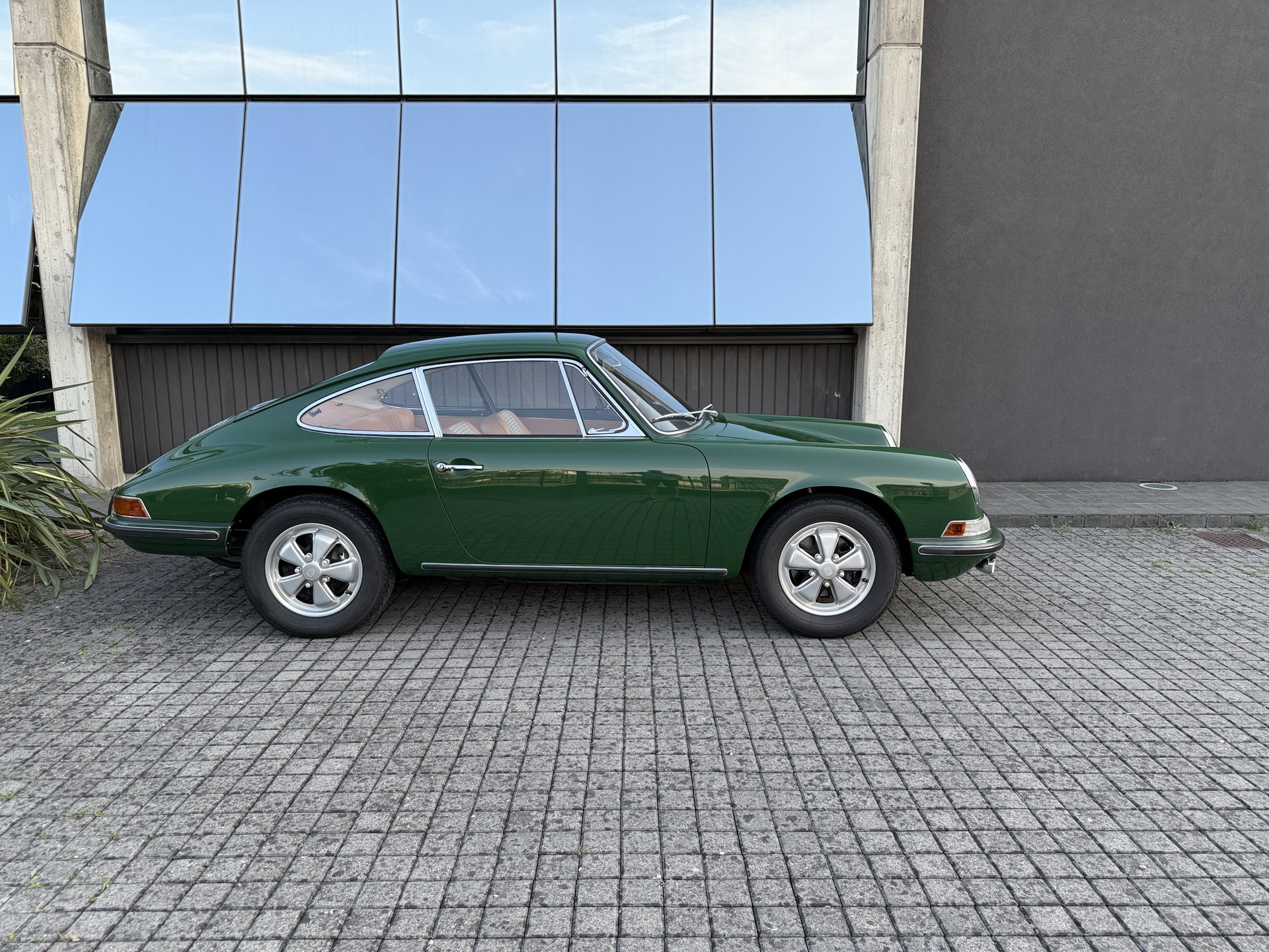 1966 Porsche 911 - 2.0 S SWB * MATCHING NUMBERS & COLORS * TOTALLY RESTORED *, foto 5