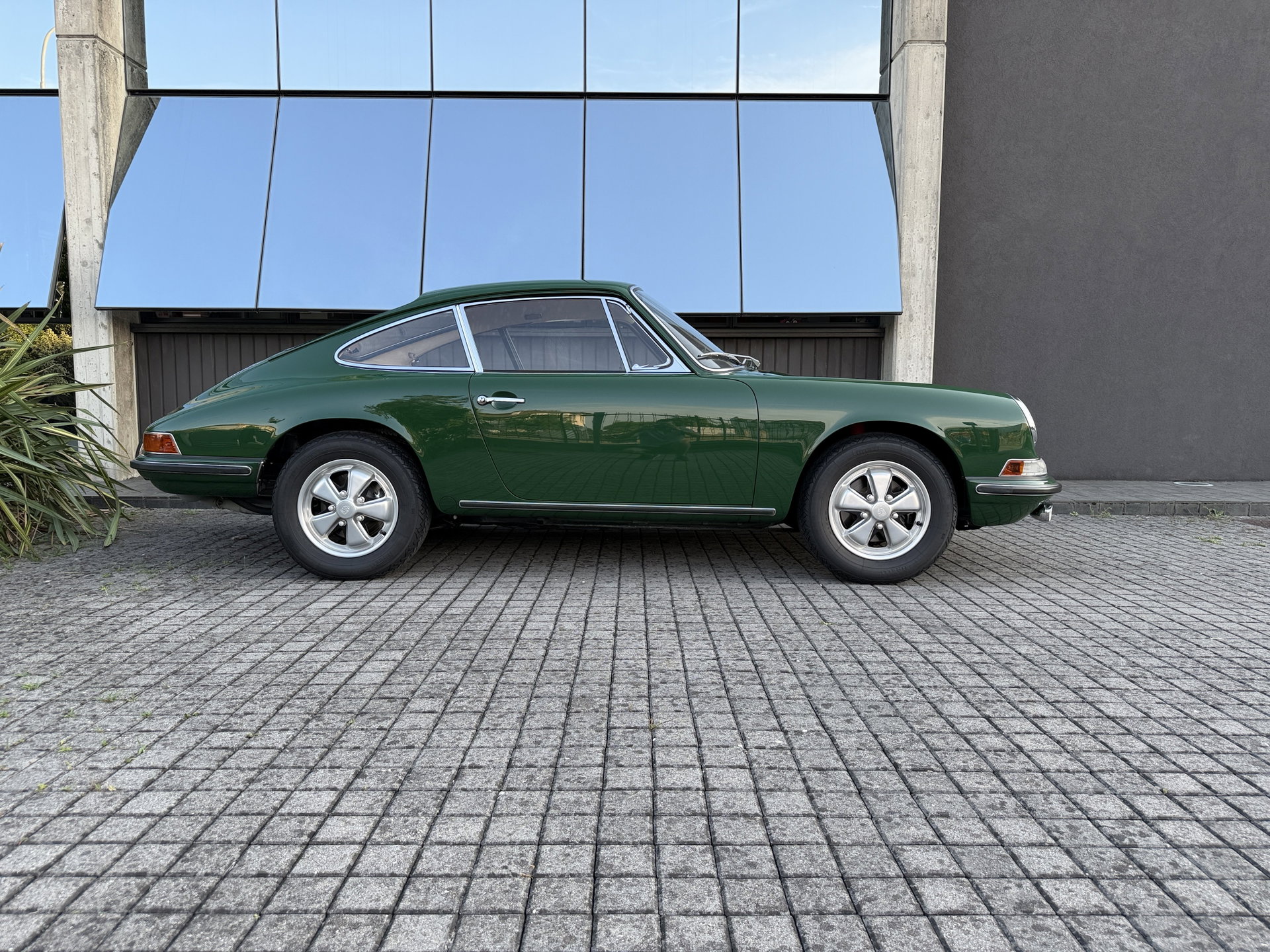 1966 Porsche 911 - 2.0 S SWB * MATCHING NUMBERS & COLORS * TOTALLY RESTORED *, foto 6