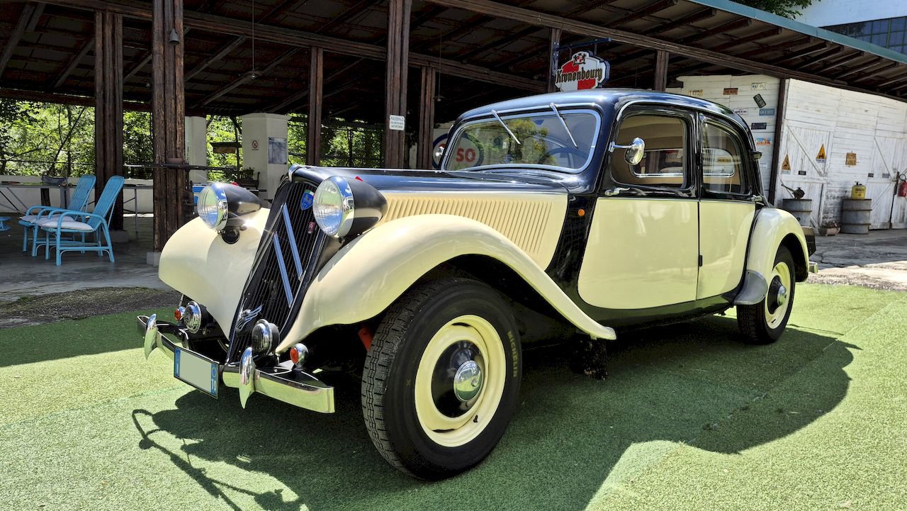 1955 Citroen Traction Avant - Traction Avant 11 BL - SUMMER PRICE, foto 1