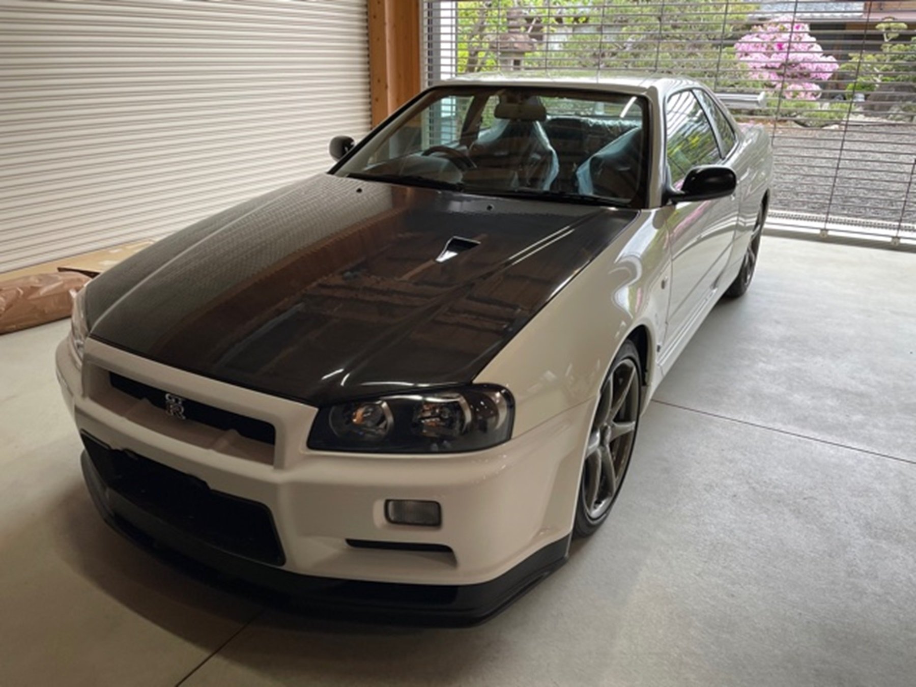 37543-1035945-car-