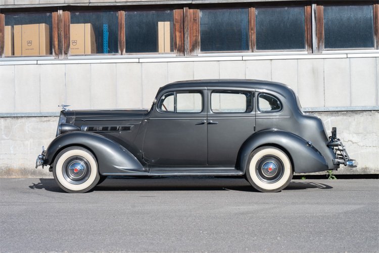 1937 Packard Six - 115-C 5-Passenger Touring Sedan, foto 6
