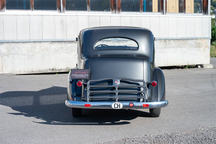 1937 Packard Six - 115-C 5-Passenger Touring Sedan, foto 8