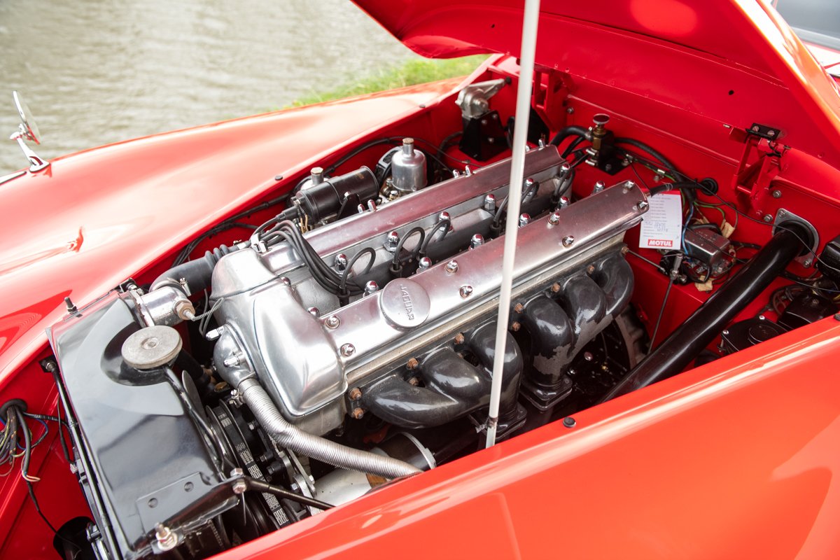 1951 Jaguar XK 120 - Jaguar XK120 Open-two-seater from 1951, “Matching Number”, Original LHD, foto 11