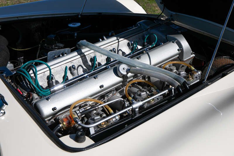 1970 Aston Martin DB6, foto 12