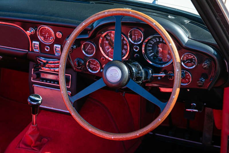 1970 Aston Martin DB6, foto 10