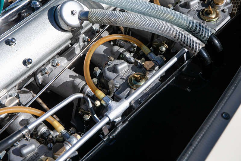 1970 Aston Martin DB6, foto 4