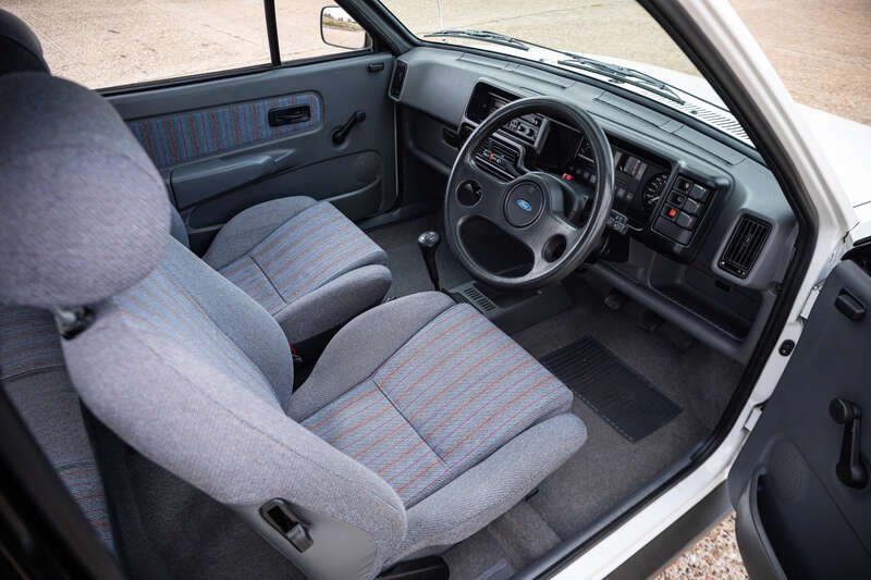 1989 Ford Fiesta, foto 2
