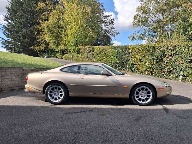 2000 Jaguar XKR, foto 4