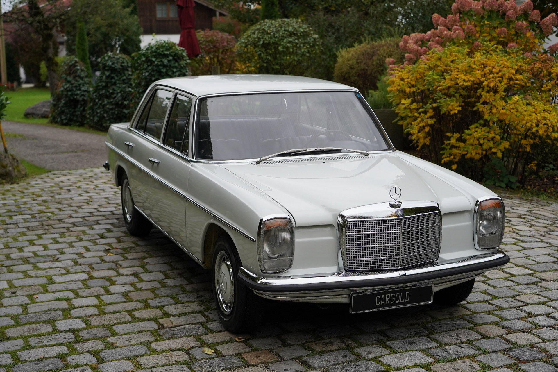 1968 Mercedes-Benz E-Class - 220/8, Only 107,044 km! / Well-filled checkbook!, foto 8