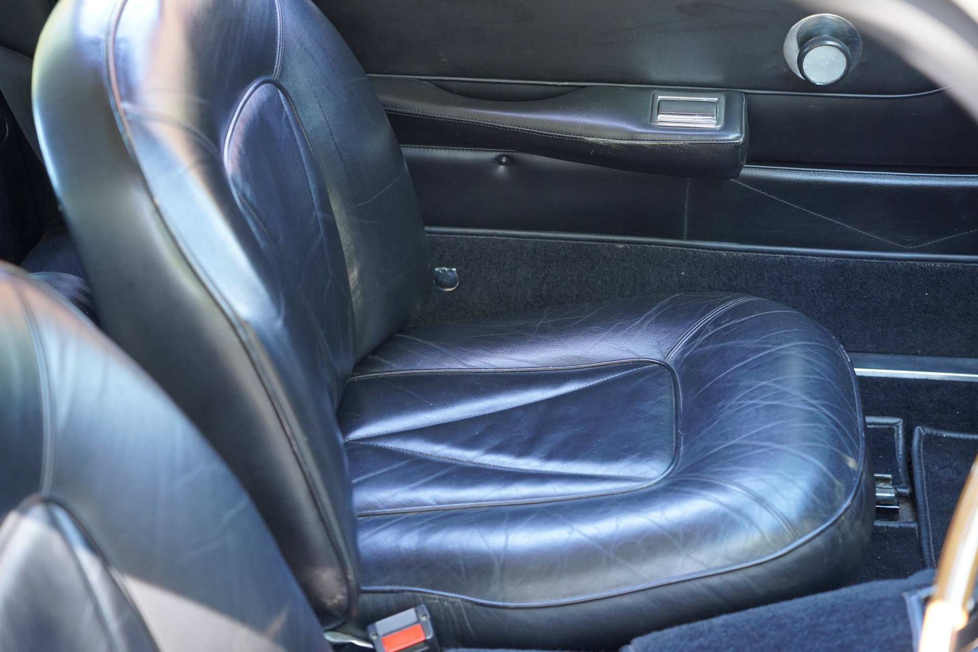1967 Aston Martin DB6 - Vantage, Fully restored / Extensive documentation / Matching Numbers!, foto 4