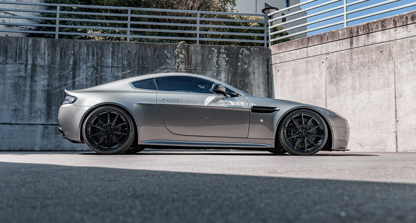 2013 Aston Martin V12 Vantage - 5.9 Manual 62057-1123137-car-20260821_065634-20260819_astonmartin_vantage-13.jpg