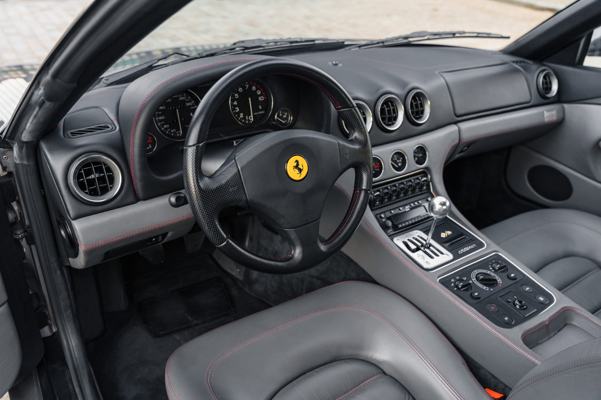 1992 Ferrari 456 - M GT Bicolore Scaglietti 1 of 30 - Schumacher Edition, 23 200 km, perfect condition, collector (LHD/manual), foto 9