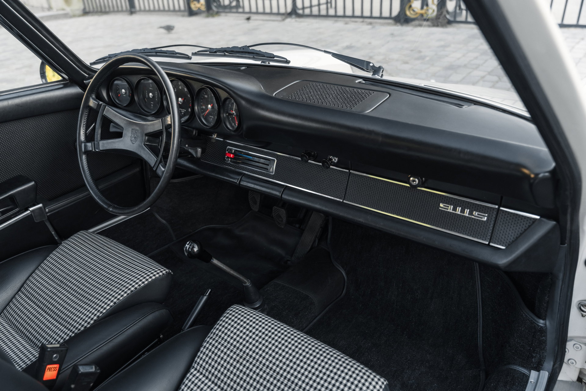 1970 Porsche 911 - 2.2 S Coupe - delivered in France, fully restored, matching numbers, foto 9