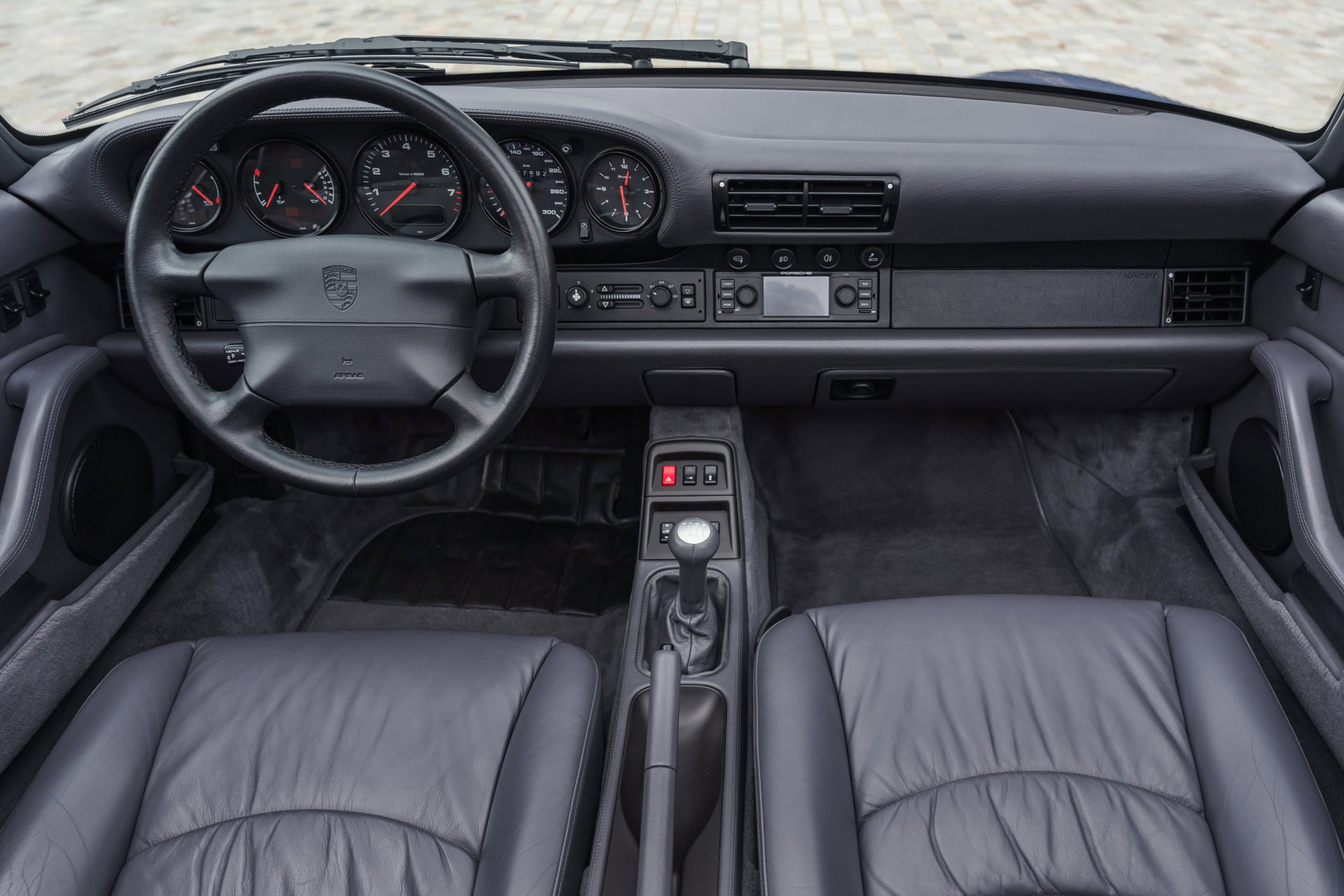 1997 Porsche 911 / 993 Carrera - 4 Cabriolet - only 47,500 km, original paint, huge service history, foto 11