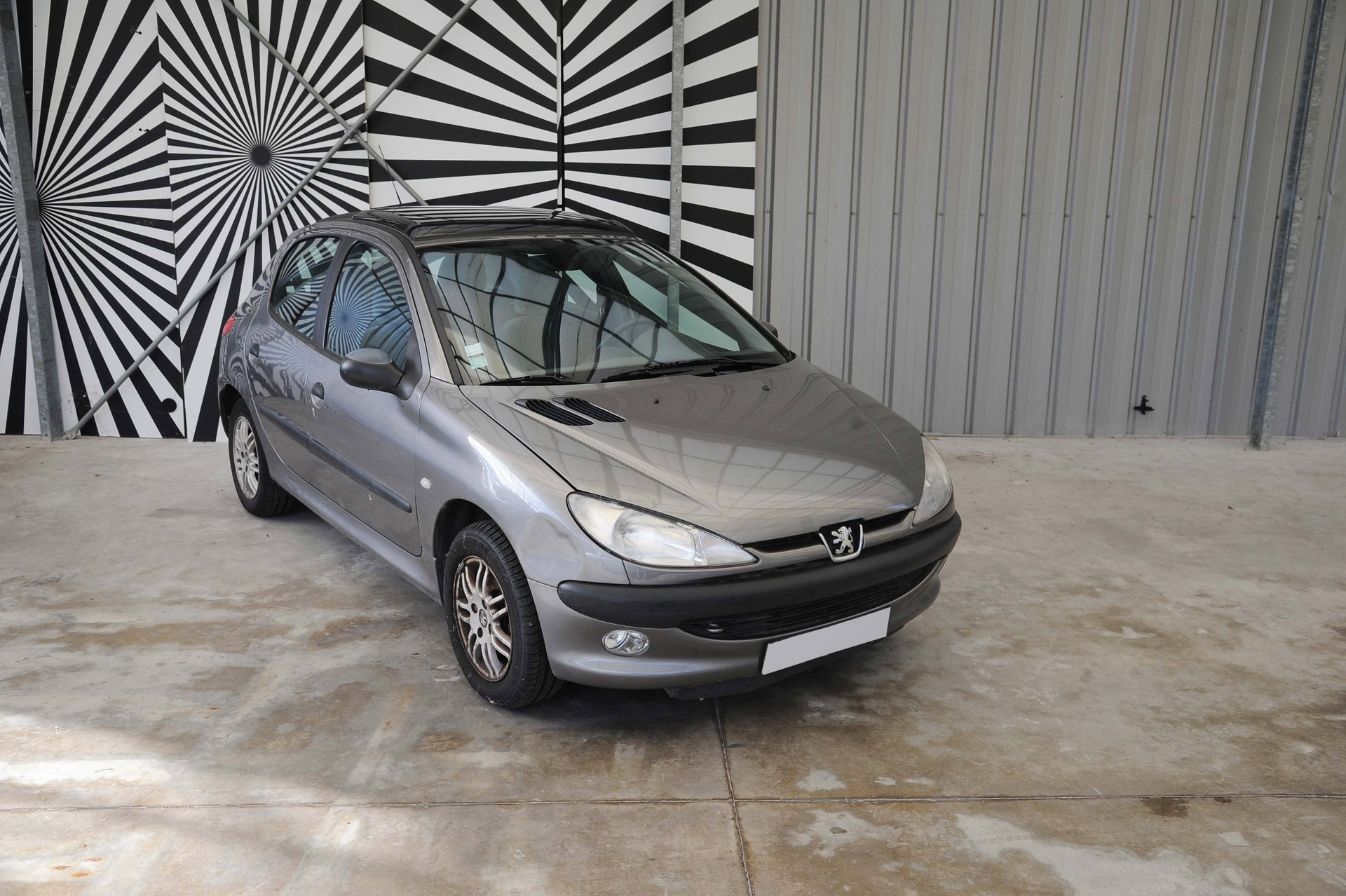 78447-1086892-car-