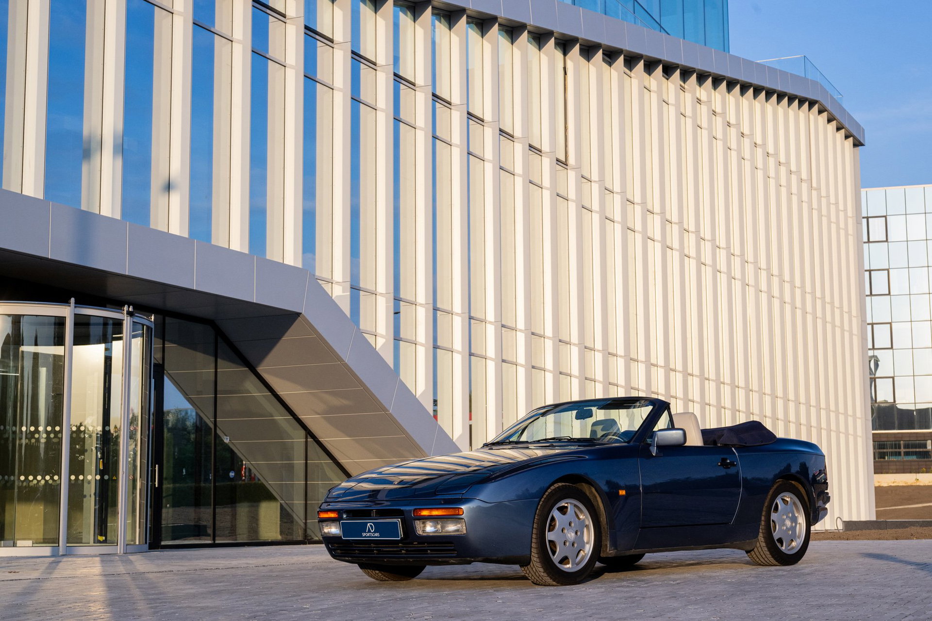 1989 Porsche 944 - S2 Cabriolet | Marineblau, foto 2